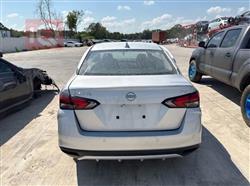 نيسان فيرسا